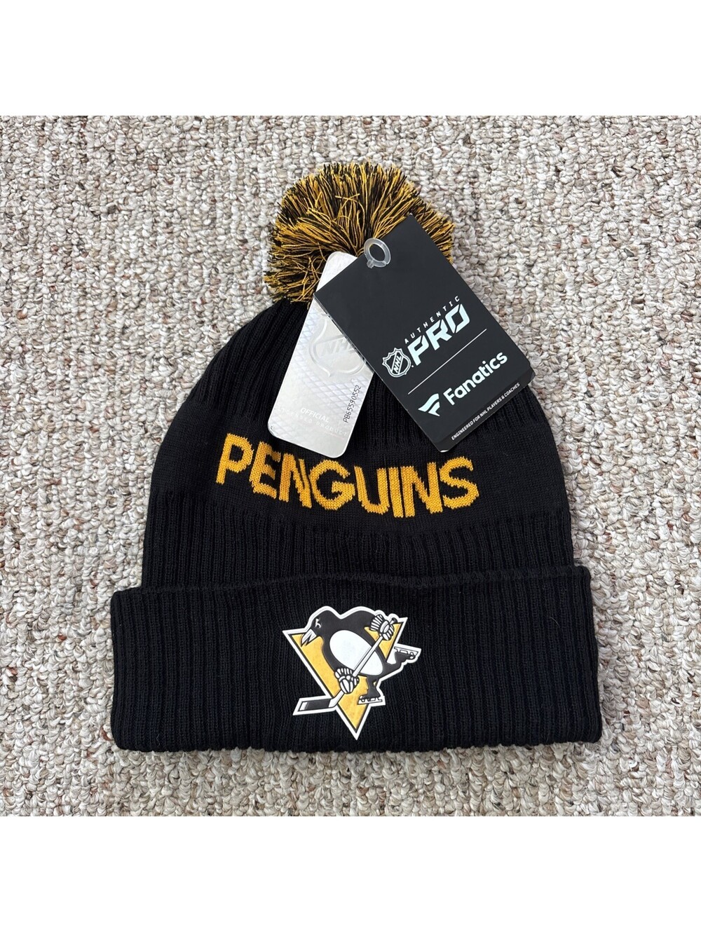 Pittsburgh Penguins Beanie Fanatics Knit Pom Cap Official One Size NHL BRAND NEW